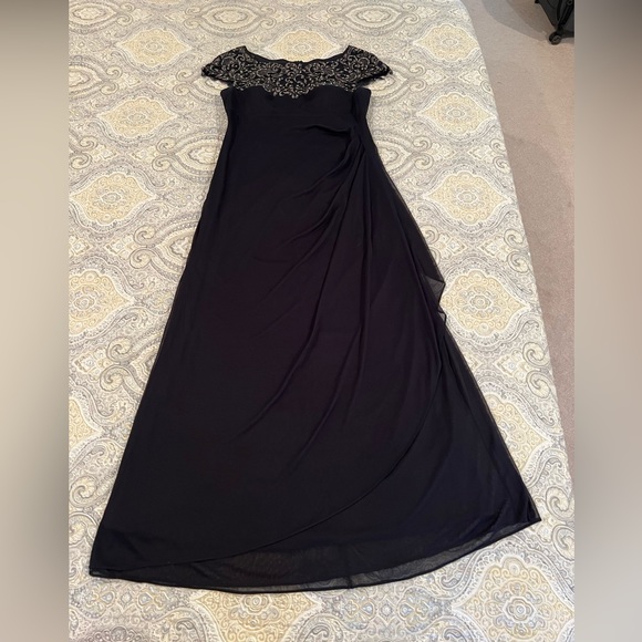 Long evening gown navy blue size 14P - Picture 5 of 14